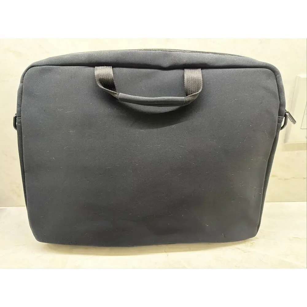 Targus Black Laptop Messenger Bag Briefcase Padded EUC No Strap